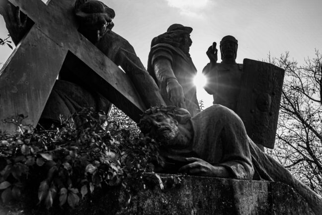Leia mais sobre o artigo Qual a causa física da morte de Jesus?